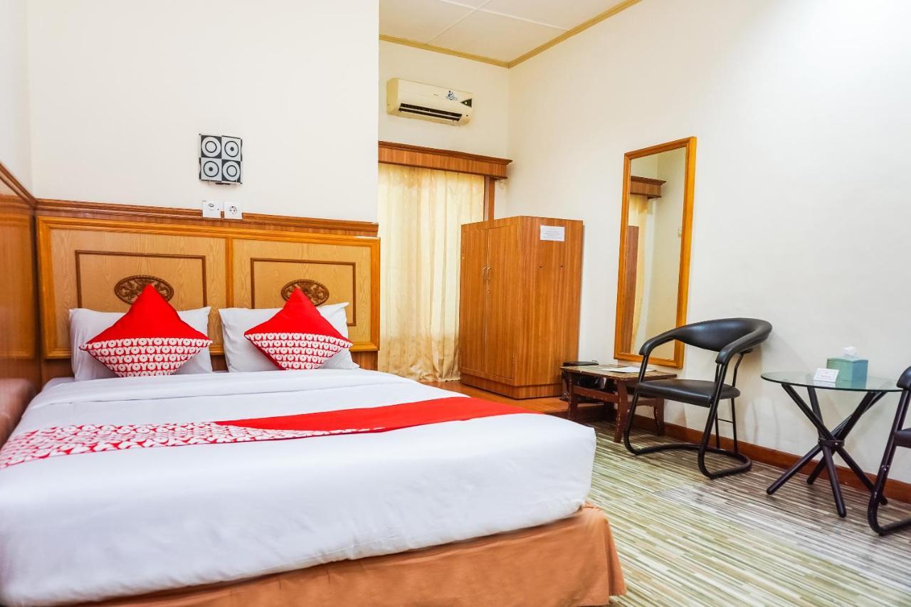 Oyo 375 Hotel Bougenville Syariah Padang  Eksteriør bilde