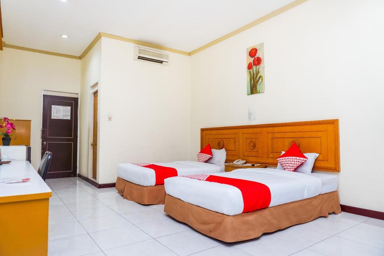 Oyo 375 Hotel Bougenville Syariah Padang  Eksteriør bilde