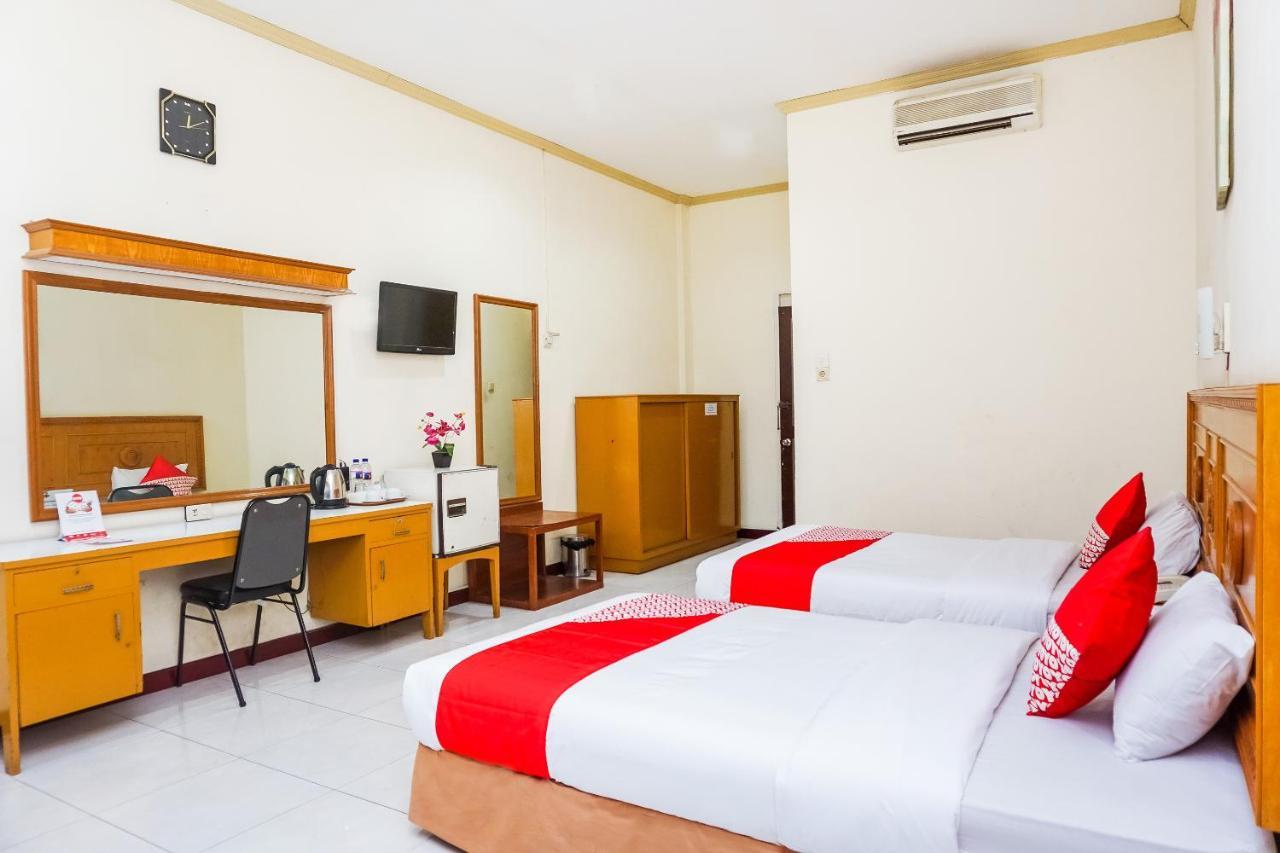 Oyo 375 Hotel Bougenville Syariah Padang  Eksteriør bilde