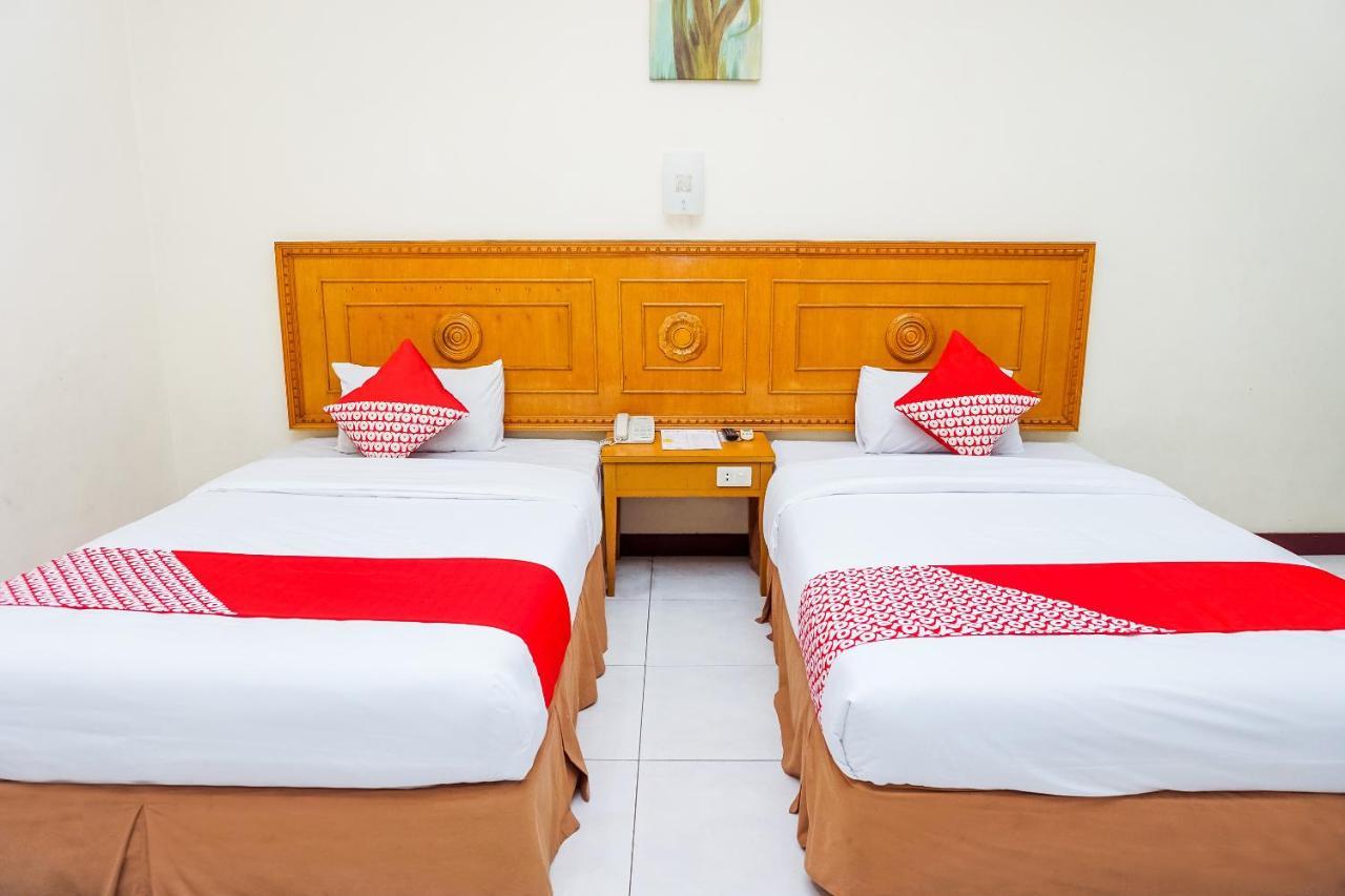 Oyo 375 Hotel Bougenville Syariah Padang  Eksteriør bilde