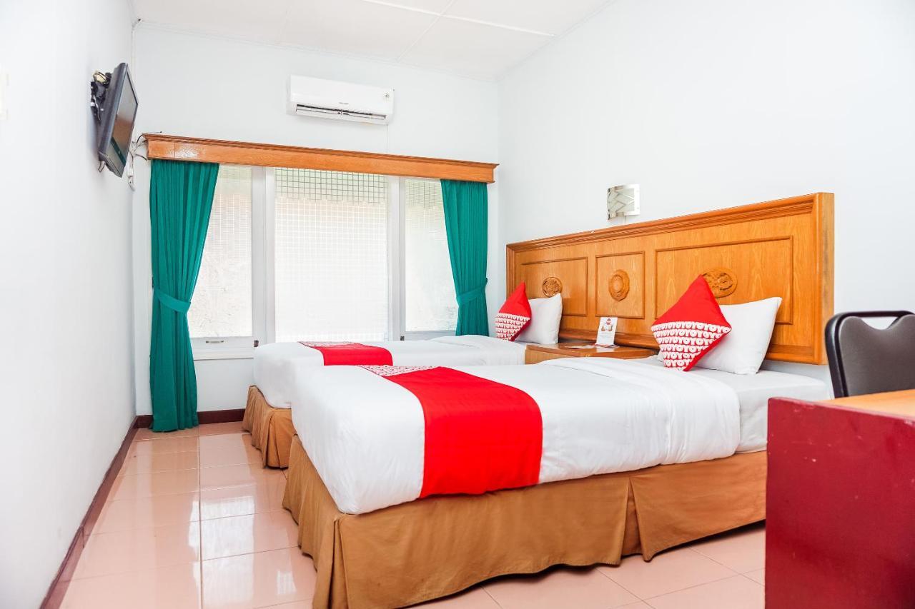 Oyo 375 Hotel Bougenville Syariah Padang  Eksteriør bilde